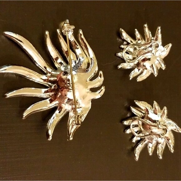 Vintage 50s Celebrity NY Signed Pearl Rhinestone Starburst Earrings & Brooch Set - Picture 2 of 4